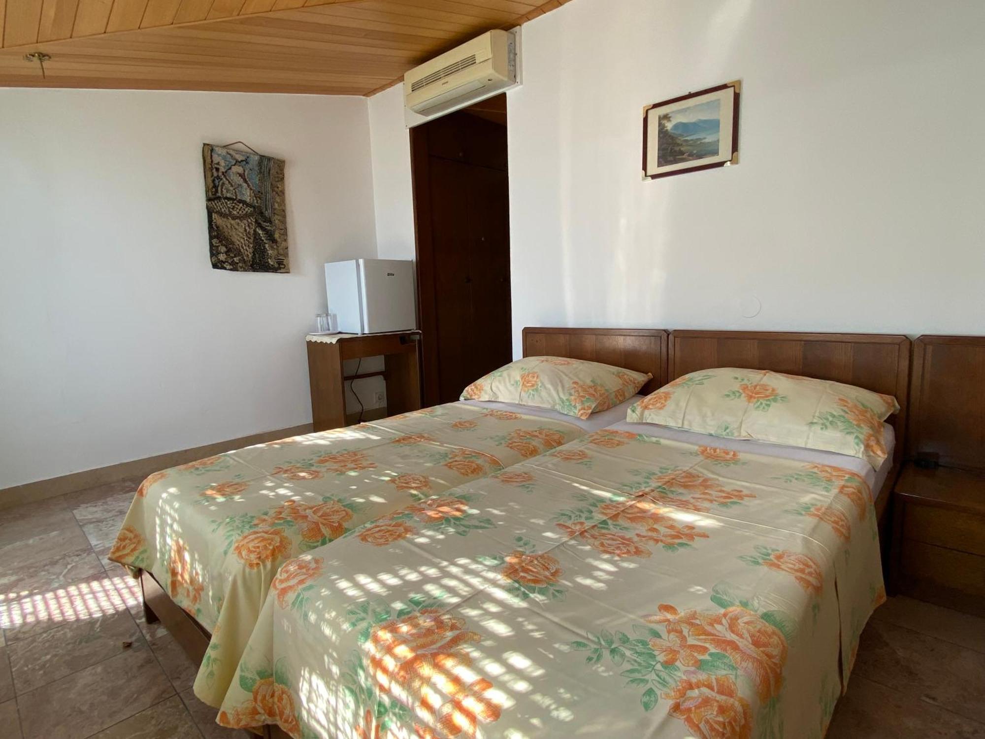 Bed & Breakfast Rib 3*