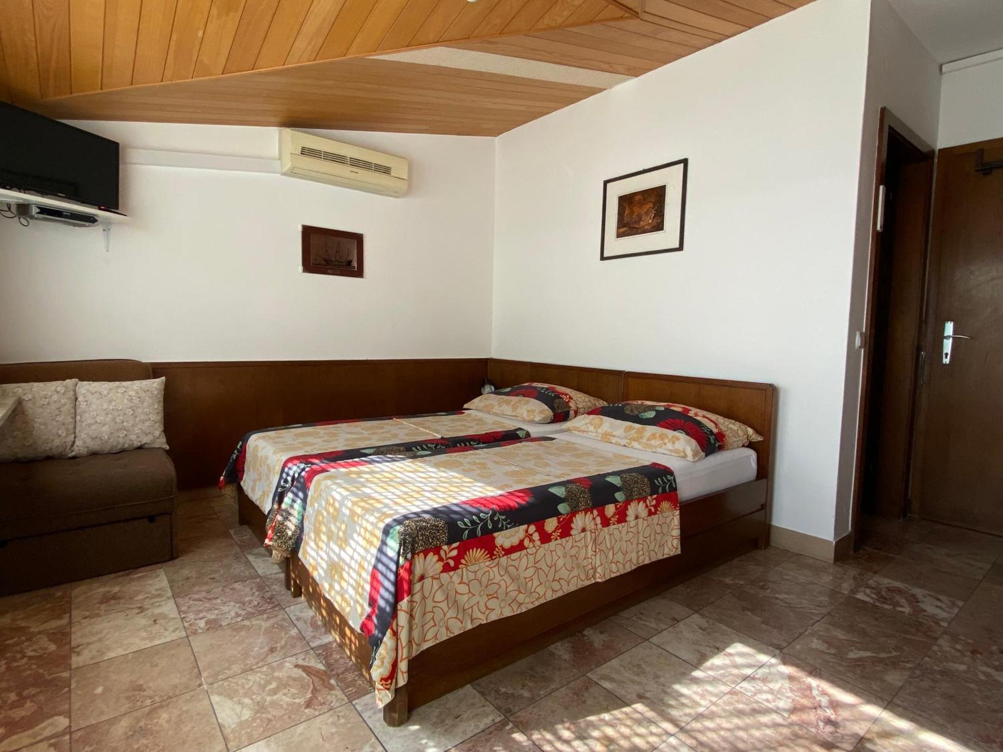 Rib Bed & Breakfast Brela